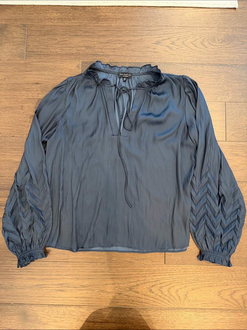 Current Air Navy Tie-Neck Chevron Sleeve Blouse Size Small - C36-069